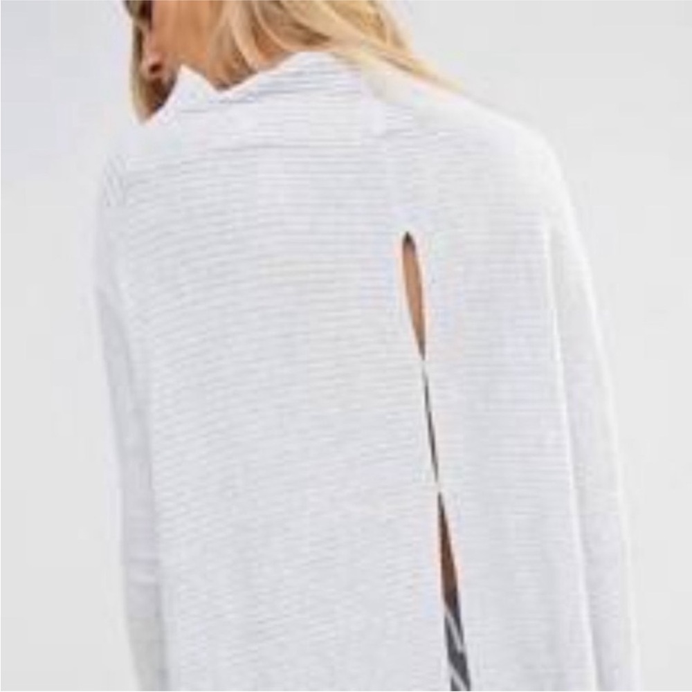 We The Free Split Back Long Sleeve Cowl Neck Ribbed Pullover Sweater Grey sz M - Picture 3 of 10